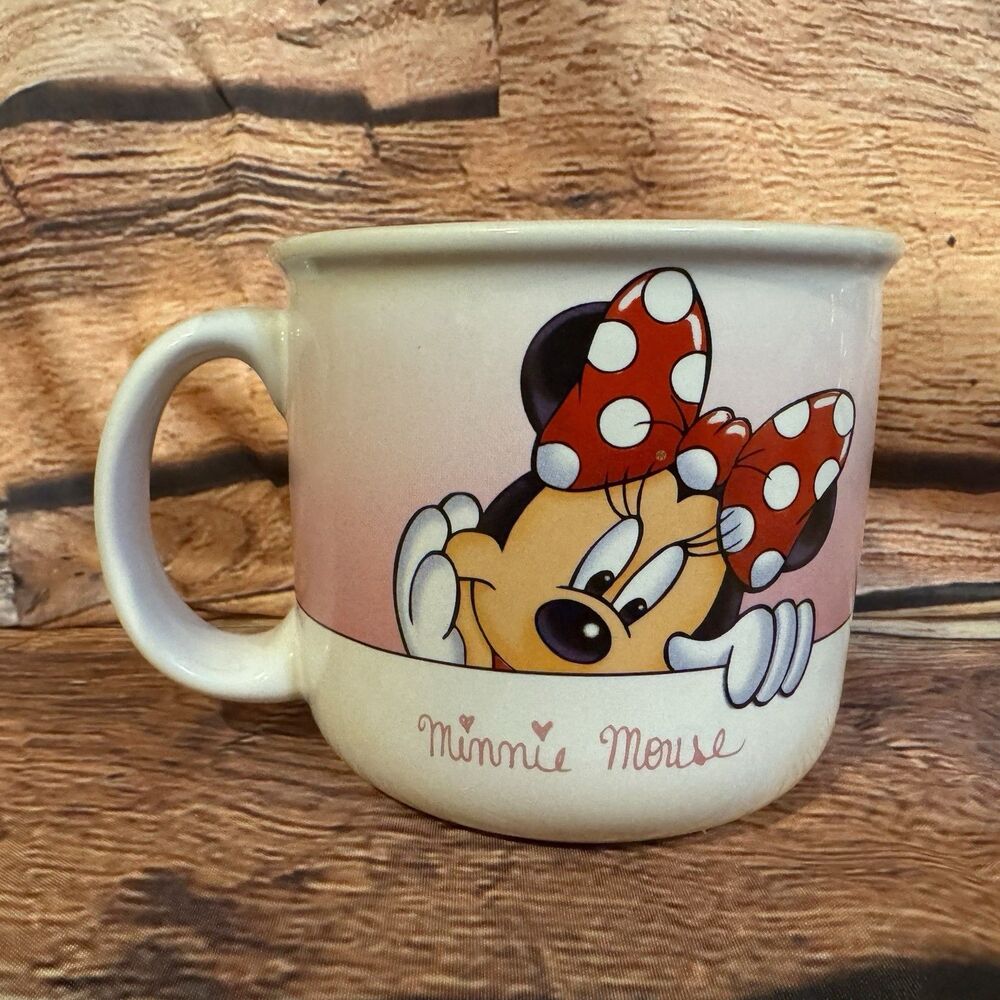 Walt Disney World Minnie Mouse Peek-a-Boo Pink Ceramic Coffee Tea Mug Cup
